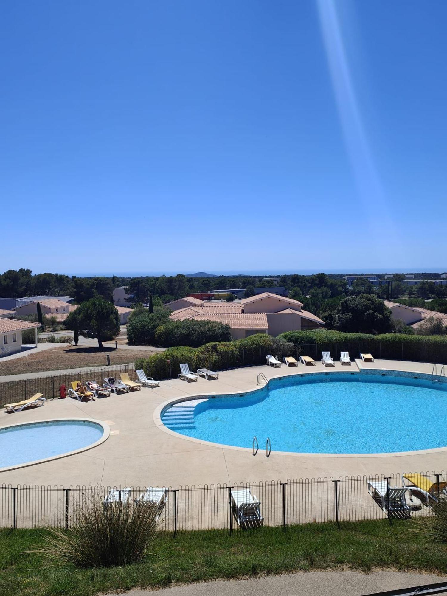 Le Manon Residence Hotel Signes Bagian luar foto