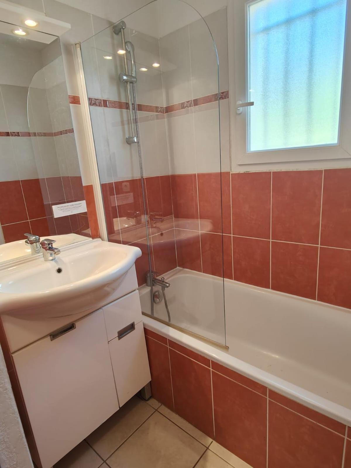 Le Manon Residence Hotel Signes Bagian luar foto